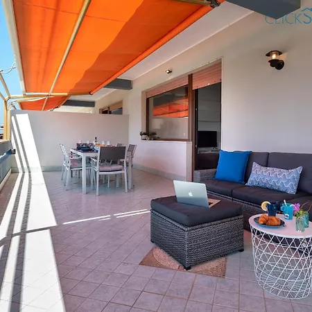 Valencia Penthouse With Spectacular Beachfront Terraces Wifi, Air Conditioning, Close To Beaches Apartment *