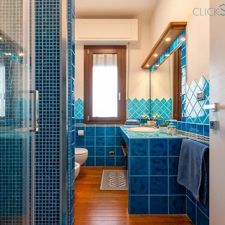 Valencia Penthouse With Spectacular Beachfront Terraces Wifi, Air Conditioning, Close To Beaches Apartment Alghero