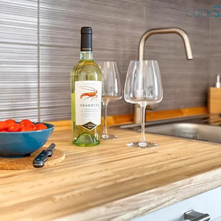 Valencia Penthouse With Spectacular Beachfront Terraces Wifi, Air Conditioning, Close To Beaches Apartment *