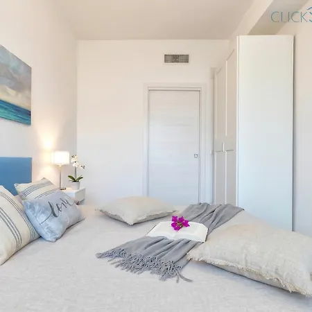 Valencia Penthouse With Spectacular Beachfront Terraces Wifi, Air Conditioning, Close To Beaches *